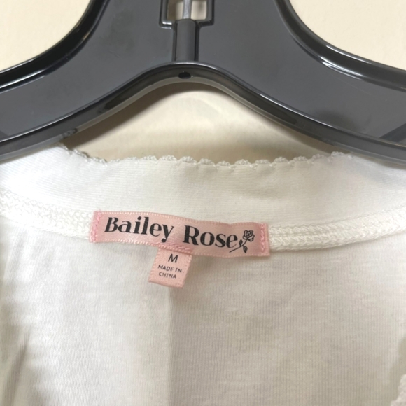 BAILEY ROSE Cropped Top, size M - Picture 2 of 5